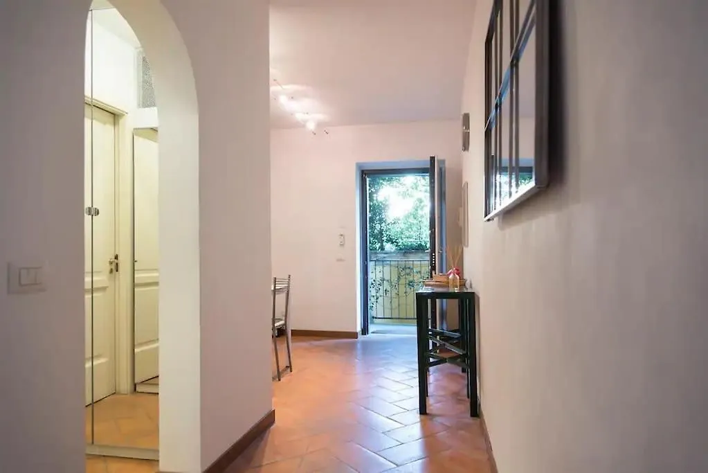 Hidden Retreat - Duomo Apartment Milan