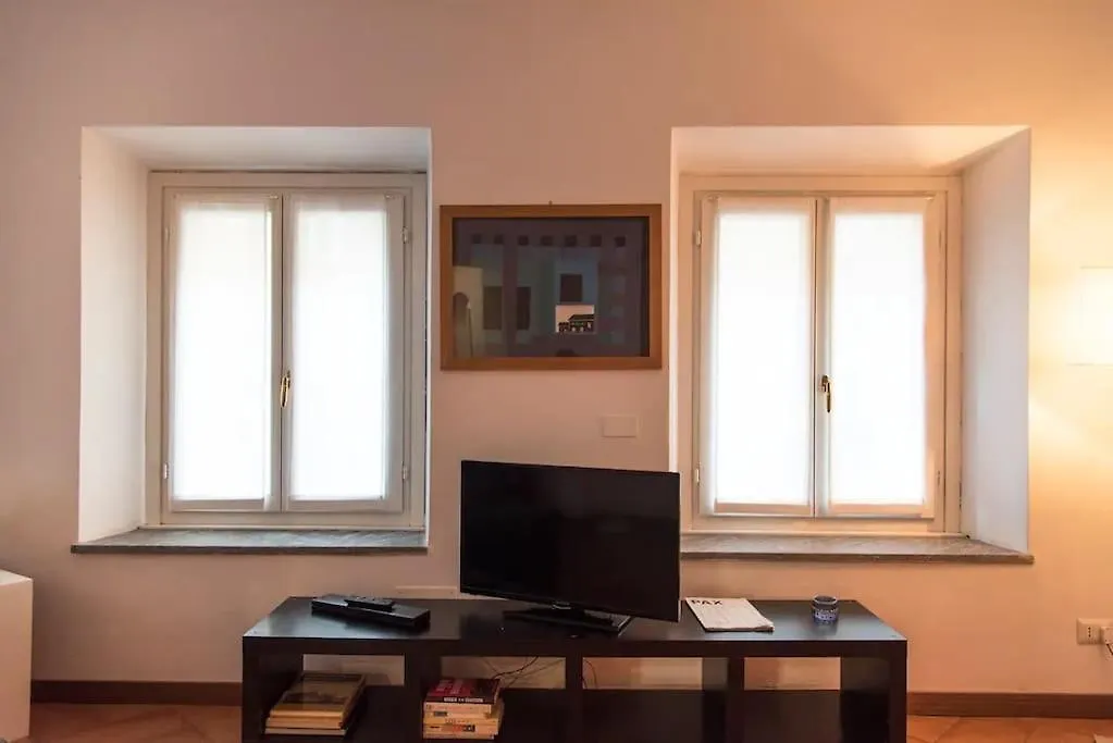 Hidden Retreat - Duomo Apartment Milan