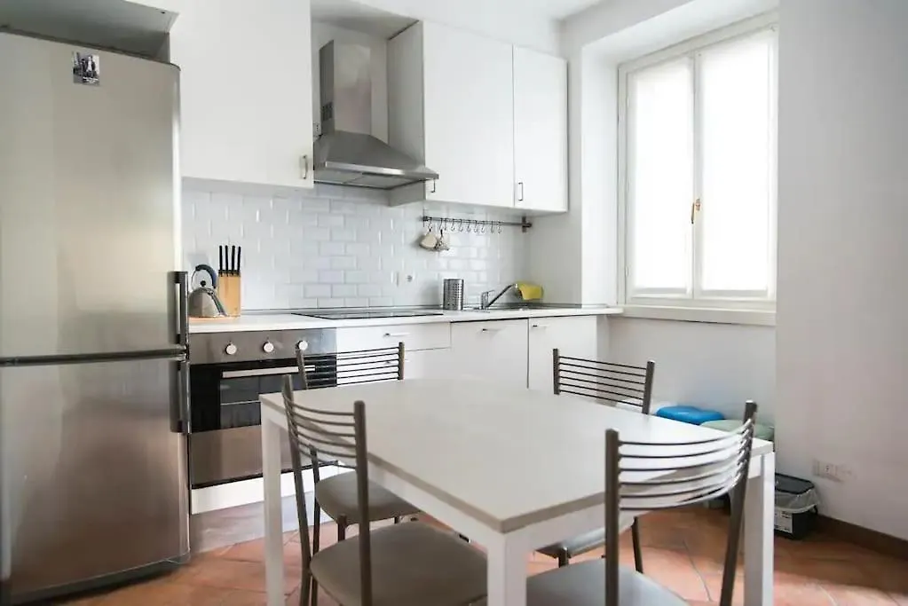 Hidden Retreat - Duomo Apartment Milan 0*,  Italy