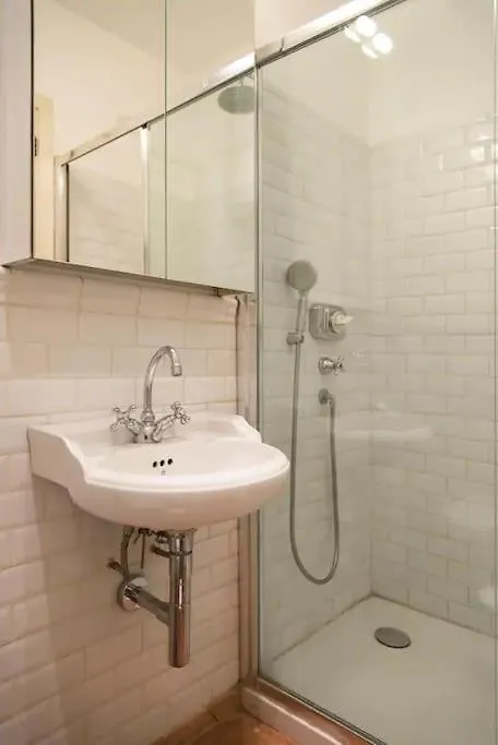 Hidden Retreat - Duomo Apartment Milan Italy