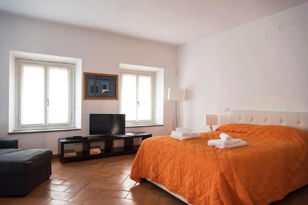 Hidden Retreat - Duomo Apartment Milan Italy