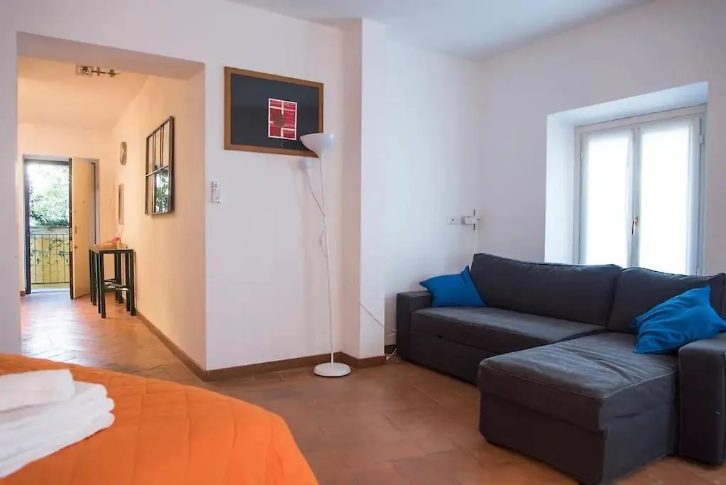 Hidden Retreat - Duomo Apartment Milan