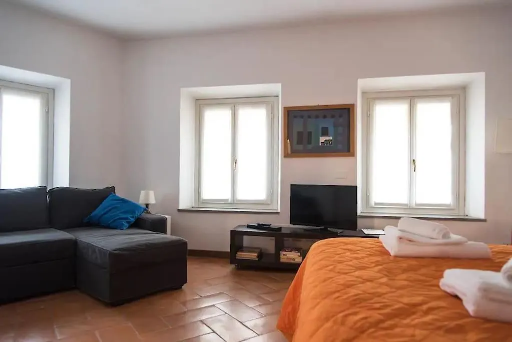 Hidden Retreat - Duomo Apartment Milan Italy