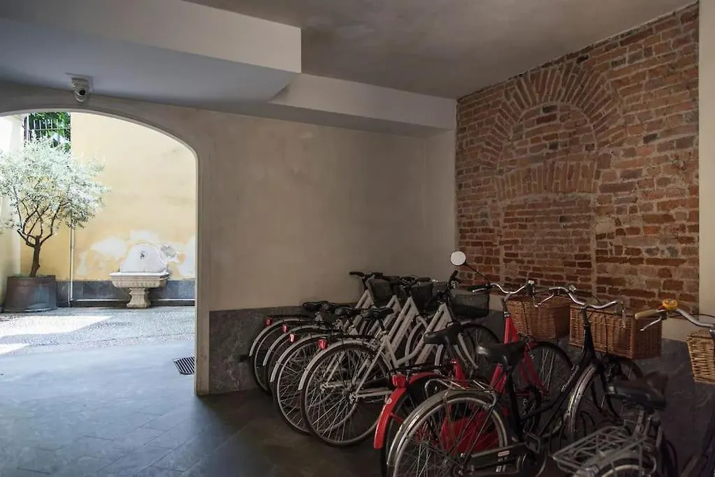 Hidden Retreat - Duomo Apartment Milan