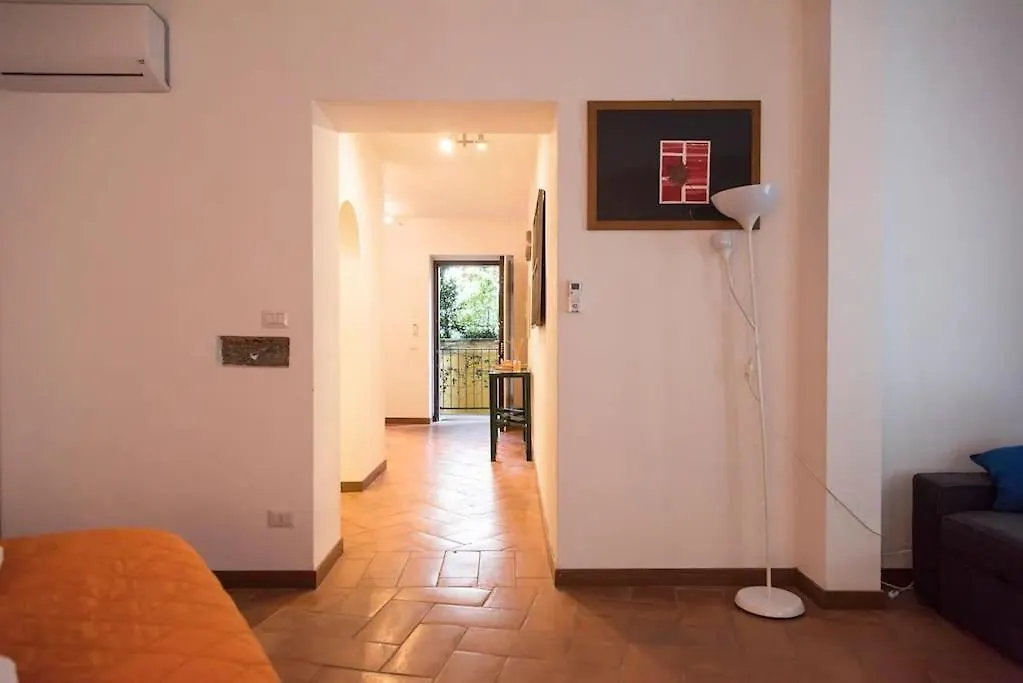 Hidden Retreat - Duomo Apartment Milan