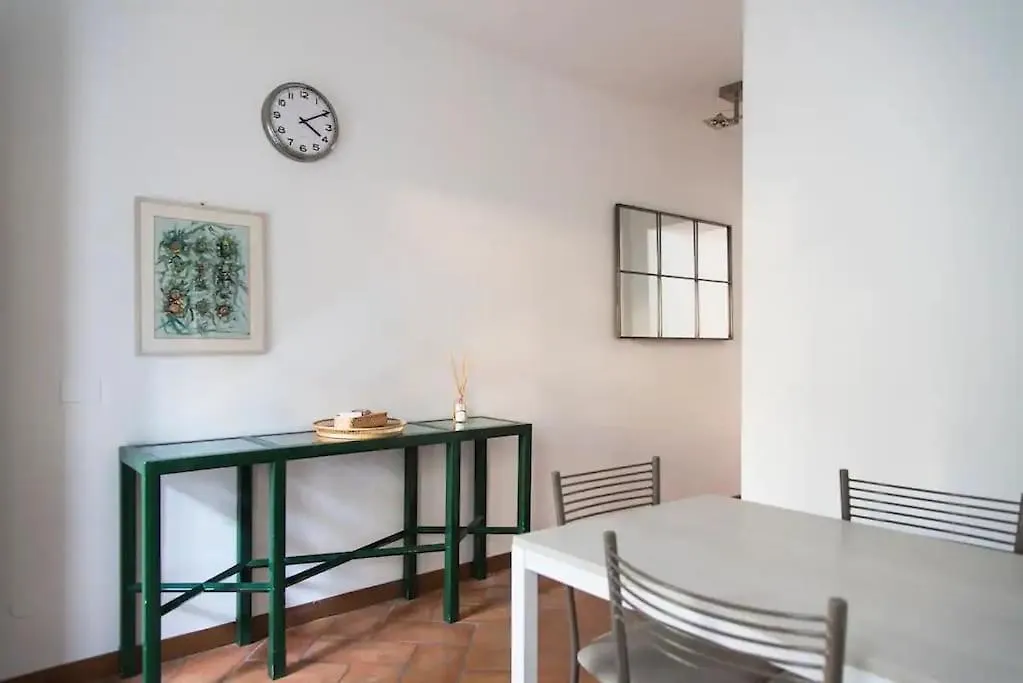 Hidden Retreat - Duomo Apartment Milan