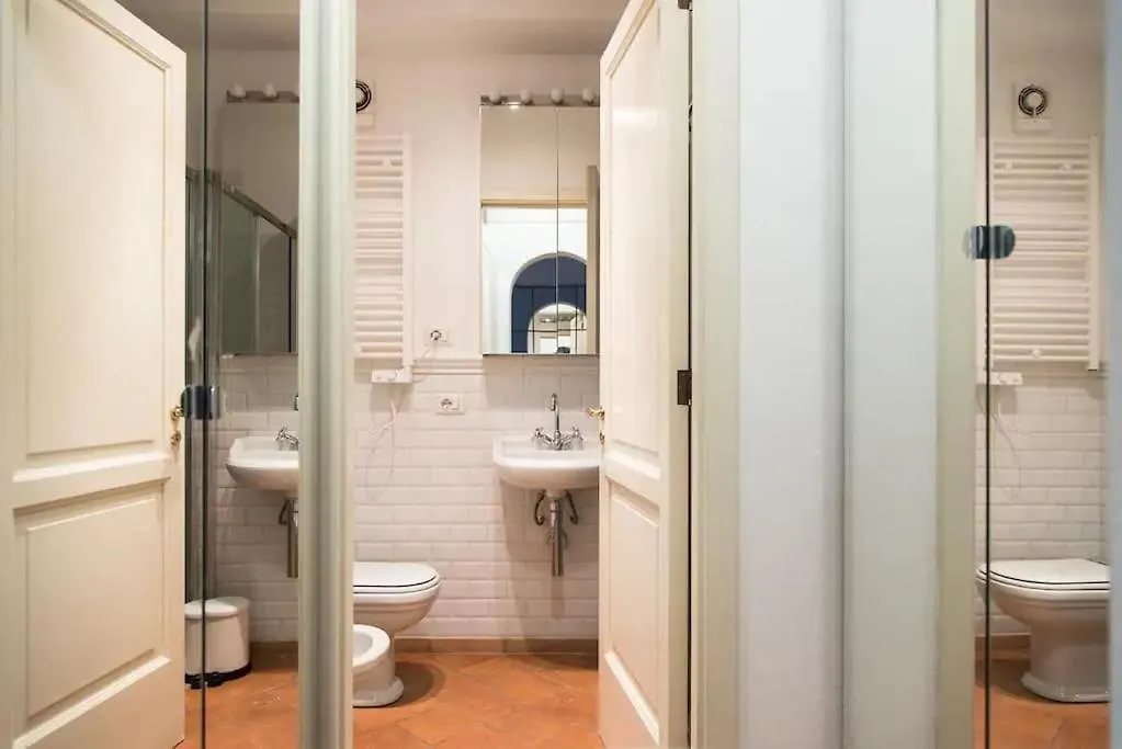 Hidden Retreat - Duomo Apartment Milan